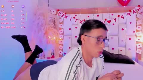 Snapshot of mr_aronnn_ chatting on 02-15-26, 03:25 aron online show from 02-15-26, 03:25