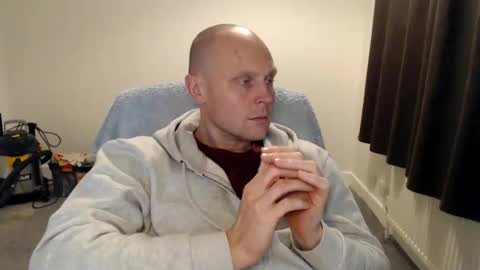 Mr Baldy Likes to Chat online show from 10-26-25, 09:53