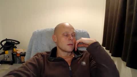 Mr Baldy Likes to Chat online show from 11-07-25, 06:52