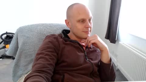 Mr Baldy Likes to Chat online show from 11-08-25, 01:00