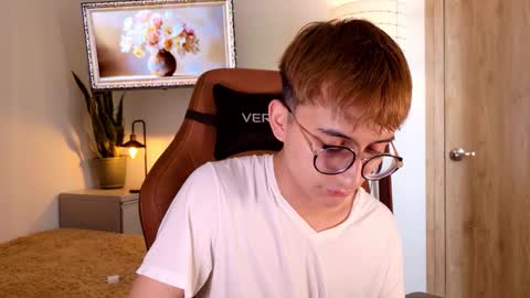 Snapshot of mr_evan1 chatting on 11-13-25, 04:17 Mr Evans online show from 11-13-25, 04:17