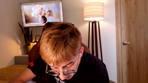 Snapshot of mr_evan1 chatting on 11-15-25, 06:37 Mr Evans online show from 11-15-25, 06:37