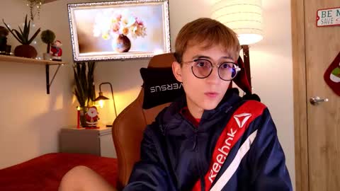 Snapshot of mr_evan1 chatting on 11-26-25, 03:46 Mr Evans online show from 11-26-25, 03:46