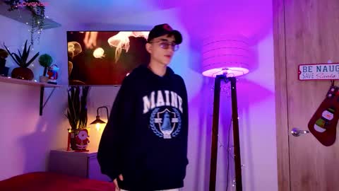 Snapshot of mr_evan1 chatting on 11-28-25, 06:43 Mr Evans online show from 11-28-25, 06:43