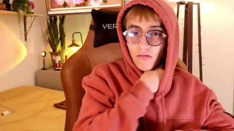 Mr Evans online show from 12-20-25, 04:47