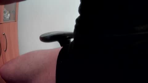 Snapshot of mr_funtease chatting on 03-10-25, 09:29 Fit and Fun....10 Hung online show from 03-10-25, 09:29