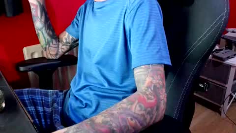 Snapshot of mr_hung_uk38 chatting on 11-07-25, 10:43 mr_hung_uk38 online show from 11-07-25, 10:43