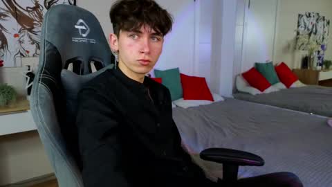 Kris online show from 02-13-25, 07:42