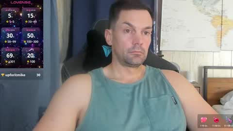 Snapshot of mr_mac69 chatting on 12-08-24, 06:17 Cam online show from 12-08-24, 06:17