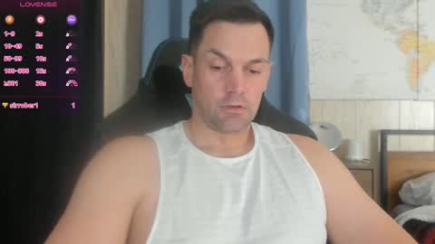 Snapshot of mr_mac69 chatting on 02-19-25, 10:42 Cam online show from 02-19-25, 10:42