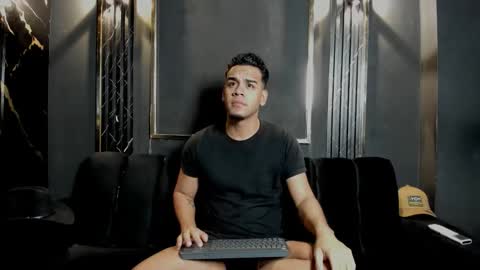 mr_maximo online show from 12-17-25, 08:59