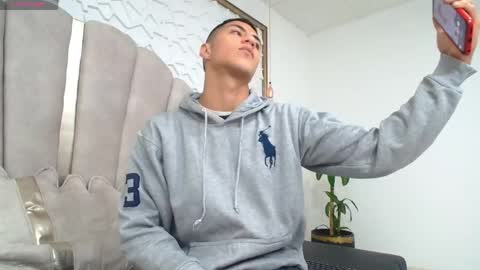 Snapshot of mr_porn_9 chatting on 04-04-26, 04:04 Mr Porn online show from 04-04-26, 04:04