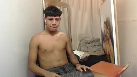 mr_stiven_ online show from 11-29-25, 02:58