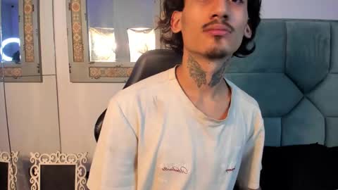 Snapshot of mr_strike chatting on 10-30-25, 02:57 MR online show from 10-30-25, 02:57