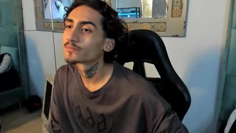 Snapshot of mr_strike chatting on 11-02-25, 02:58 MR online show from 11-02-25, 02:58