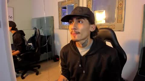 Snapshot of mr_strike chatting on 11-04-25, 02:54 MR online show from 11-04-25, 02:54