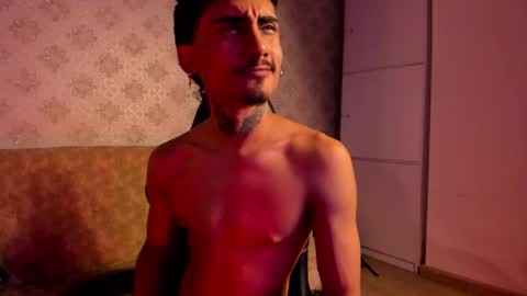 Snapshot of mr_strike chatting on 11-22-25, 03:49 MR online show from 11-22-25, 03:49