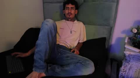 Snapshot of mr_strike chatting on 12-15-25, 07:07 MR online show from 12-15-25, 07:07