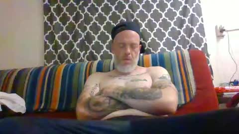 Mr. Daddy online show from 11-01-25, 06:37