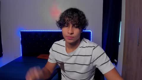 Snapshot of mr_twix01 chatting on 10-18-25, 08:09 Diego online show from 10-18-25, 08:09
