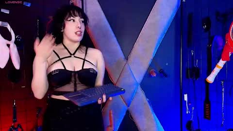 mranii_queen_bdsm_ online show from 12-04-25, 03:49