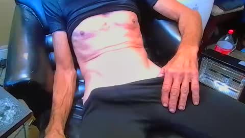 Snapshot of mrbiggirth69 chatting on 11-14-25, 09:24 mrbiggirth69 online show from 11-14-25, 09:24