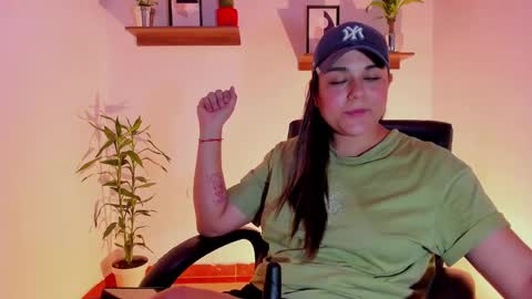 Laura online show from 01-22-25, 04:44