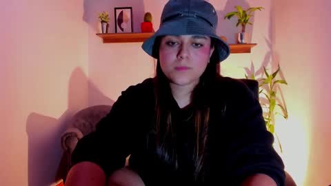 Laura online show from 03-07-25, 02:04