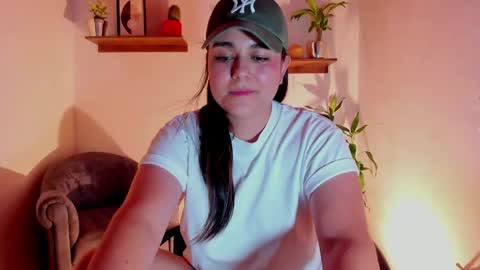 Laura online show from 03-11-25, 03:48