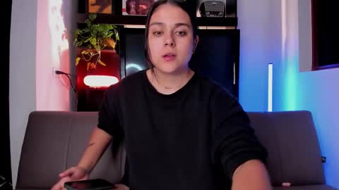 Laura online show from 09-15-25, 03:50