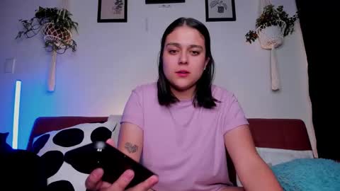 Laura online show from 10-08-25, 05:49