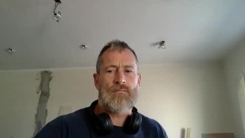 Snapshot of mrgoodkat79 chatting on 09-28-25, 09:47 mrgoodkat79 online show from 09-28-25, 09:47