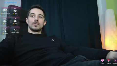 Snapshot of mrgreeneyes01 chatting on 02-21-25, 07:21 juan luis online show from 02-21-25, 07:21