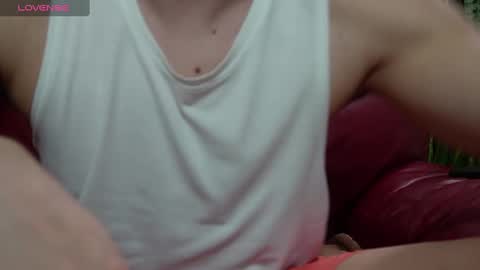 Snapshot of mrgreeneyes01 chatting on 03-08-25, 05:22 juan luis online show from 03-08-25, 05:22