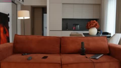 Snapshot of mrgreeneyes01 chatting on 11-13-25, 08:13 juan luis online show from 11-13-25, 08:13