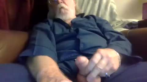 Snapshot of mrhollar chatting on 12-20-24, 10:05 mrhollar online show from 12-20-24, 10:05