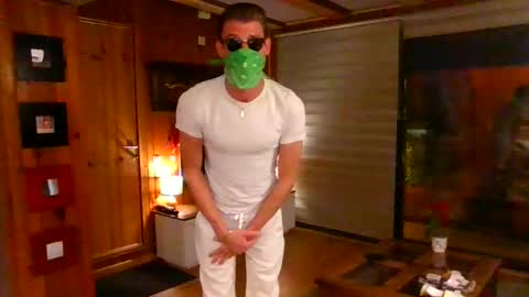 Snapshot of mrlong23cm chatting on 12-14-24, 10:07 Mr Long online show from 12-14-24, 10:07