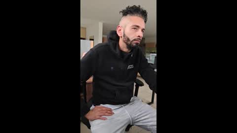 Snapshot of mrlongplay835366 chatting on 02-24-26, 10:24 mrlongplay835366 online show from 02-24-26, 10:24