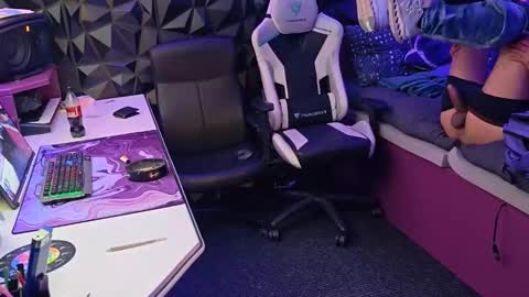 Snapshot of mrlongplay835366 chatting on 02-27-26, 02:11 mrlongplay835366 online show from 02-27-26, 02:11