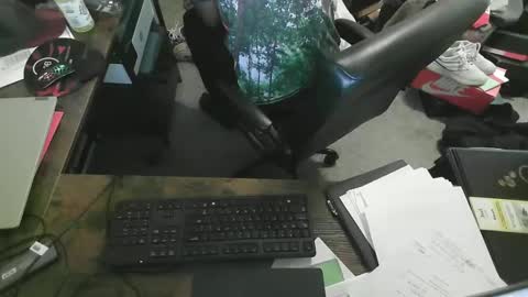 Snapshot of mrman521 chatting on 01-01-25, 04:50 mrman521 online show from 01-01-25, 04:50