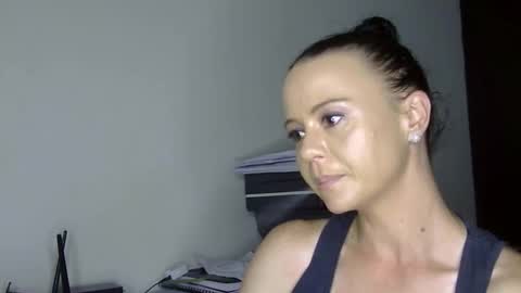 Snapshot of mrs_bunny_swing chatting on 04-01-26, 01:41 mrs_bunny_swing online show from 04-01-26, 01:41