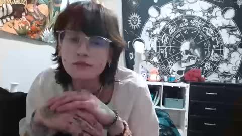 Snapshot of mrsemilyrose chatting on 10-14-25, 12:00 MrsEmilyRose online show from 10-14-25, 12:00
