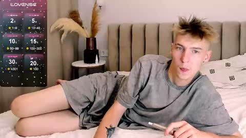 Adam online show from 10-10-25, 11:04