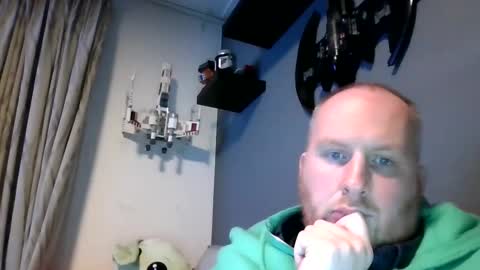 Snapshot of mrzwolle chatting on 12-13-24, 07:32 mrzwolle online show from 12-13-24, 07:32