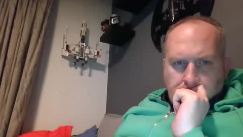 Snapshot of mrzwolle chatting on 12-18-24, 04:28 mrzwolle online show from 12-18-24, 04:28