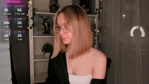 Elizabeth online show from 01-18-25, 03:49