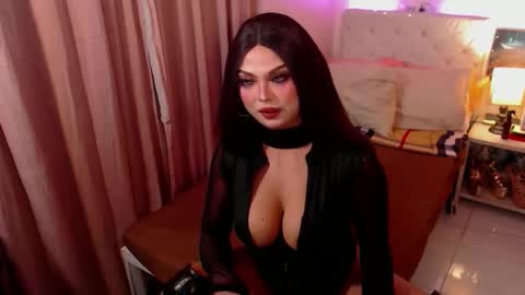 Snapshot of msgoldencum chatting on 10-23-25, 11:42 MSGOLDENCUM online show from 10-23-25, 11:42