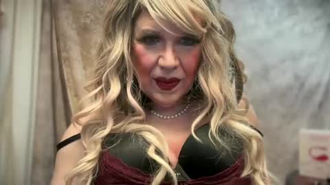 Snapshot of mskarentoy chatting on 01-19-25, 04:22 mskarentoy online show from 01-19-25, 04:22