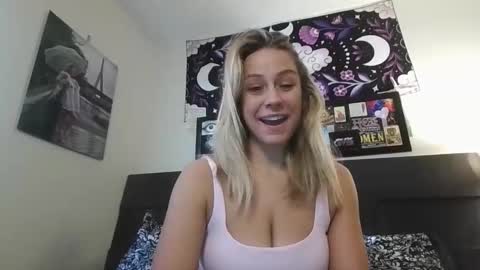 Snapshot of msmariesummers chatting on 01-22-25, 02:35 msmariesummers online show from 01-22-25, 02:35