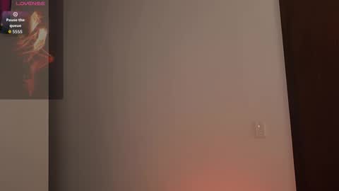 Snapshot of mssophie_war chatting on 12-17-25, 05:52 Sophie online show from 12-17-25, 05:52